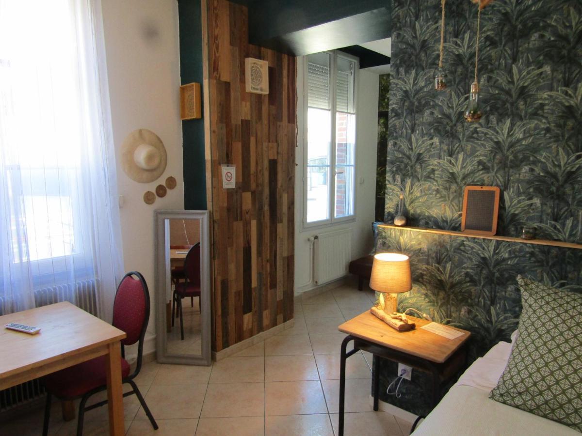 Chambre D'Hotes Au Nid Du Thil Bed and Breakfast Μποβέ Εξωτερικό φωτογραφία